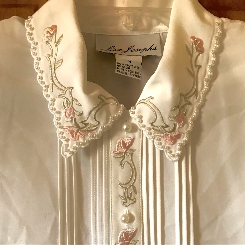 Vintage Embroidered Blouse!